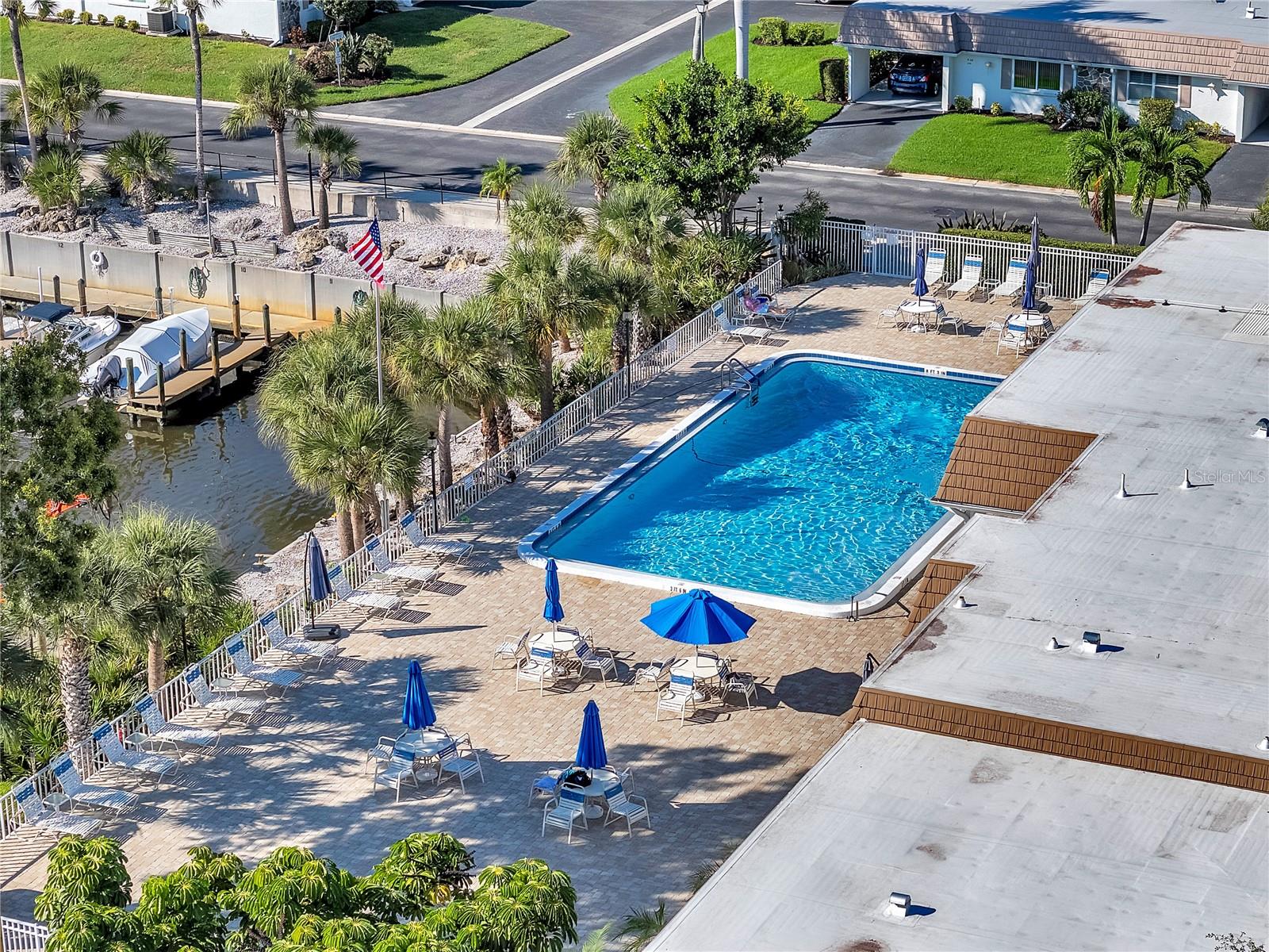 Image 39 of 44 For 2401 Riverbluff Parkway V240