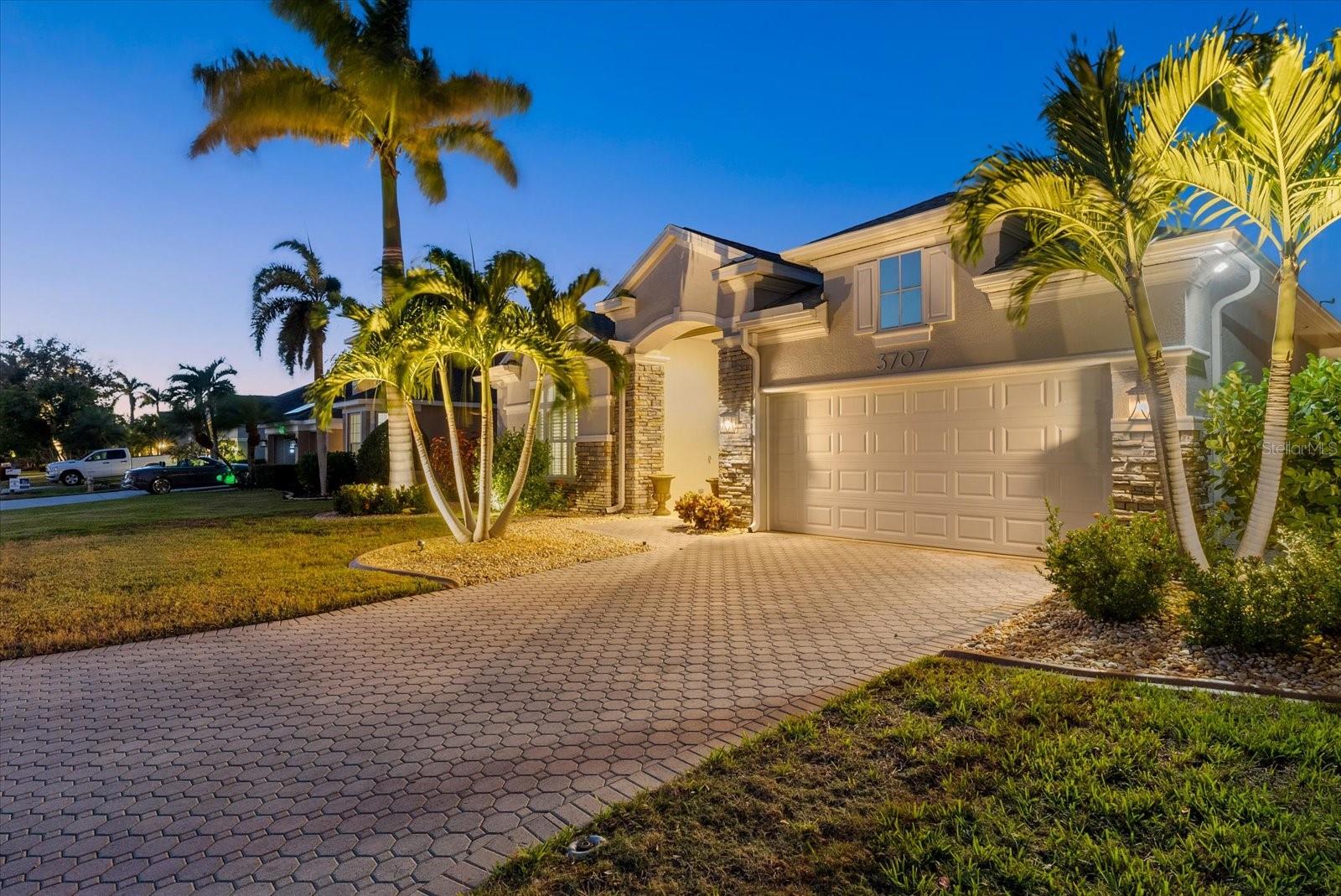 Image 2 of 67 For 3707 5th Avenue Ne