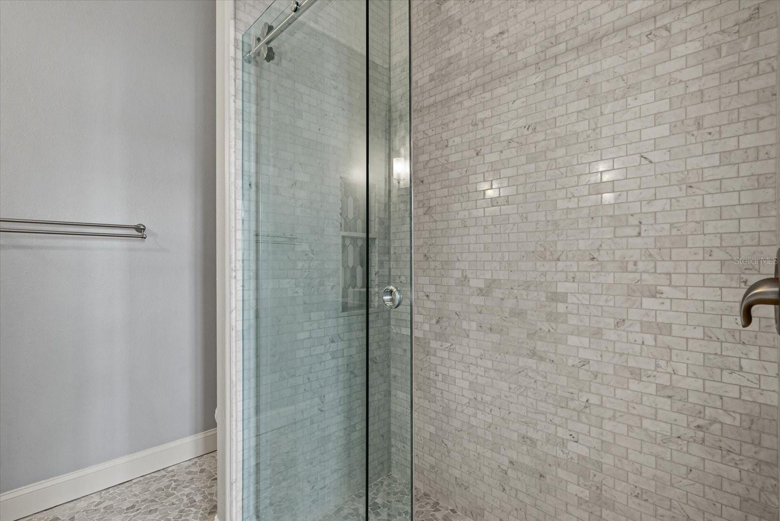 Image 36 of 67 For 3707 5th Avenue Ne