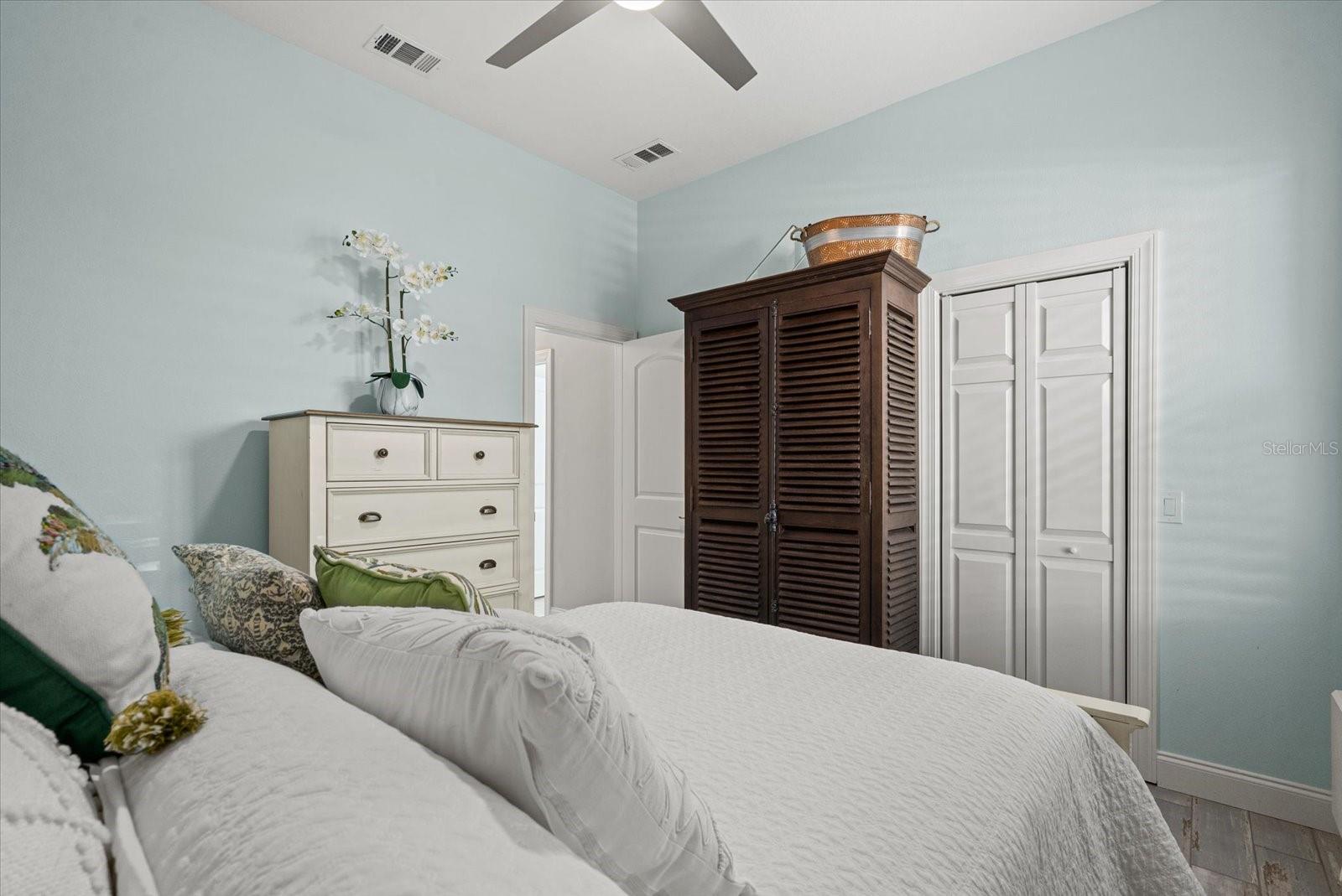 Image 38 of 67 For 3707 5th Avenue Ne