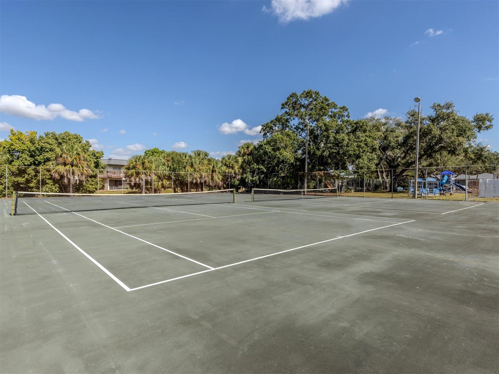 Image 43 of 66 For 3208 Ramblewood Drive N