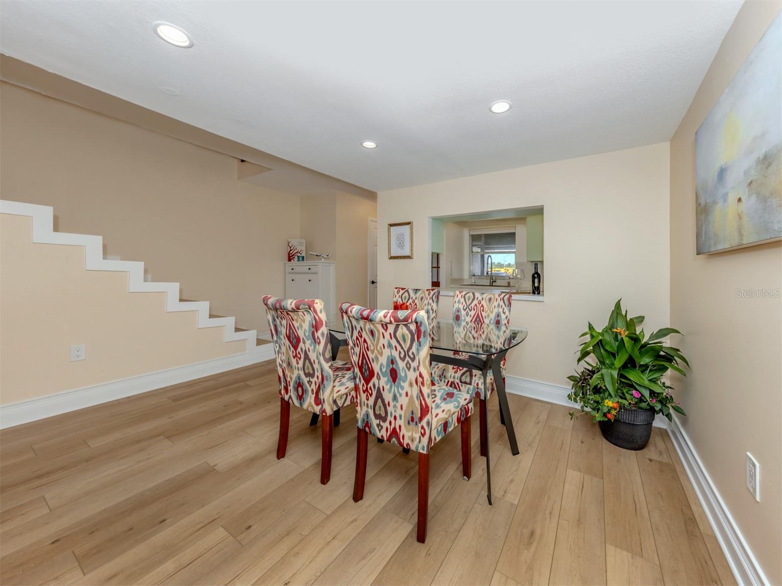 Image 7 of 66 For 3208 Ramblewood Drive N