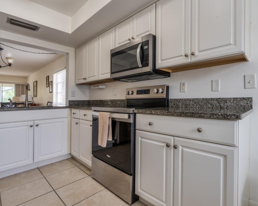 Image 13 of 29 For 5242 Wedgewood Lane 62