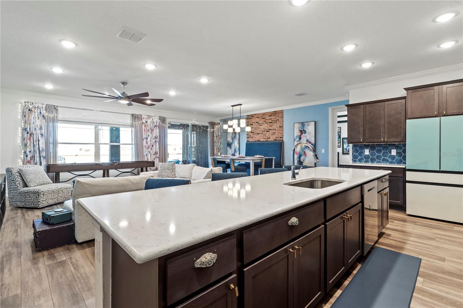 Image 19 of 91 For 14910 15th Street E