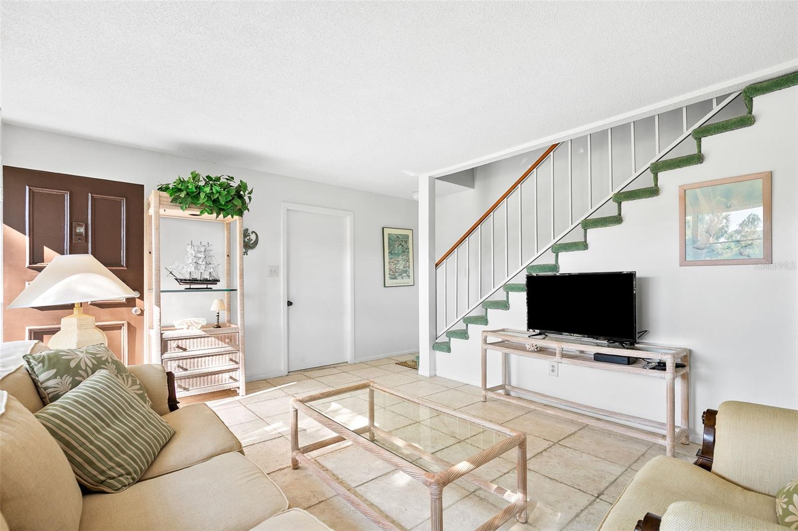 Image 2 of 50 For 597 Sutton Place