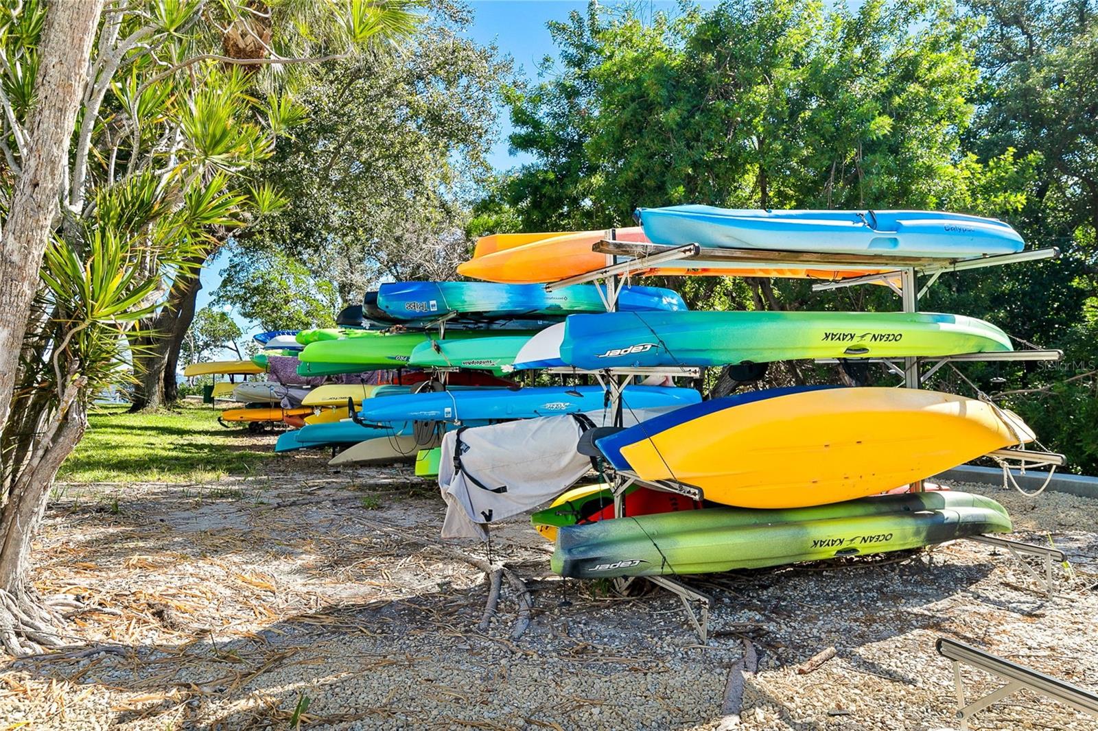 Image 23 of 50 For 597 Sutton Place