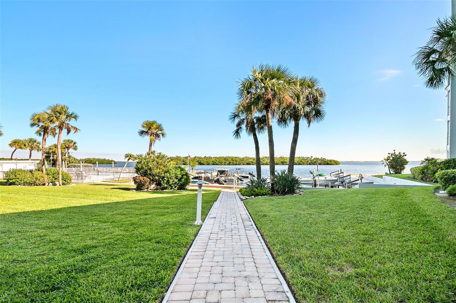 Image 30 of 50 For 597 Sutton Place