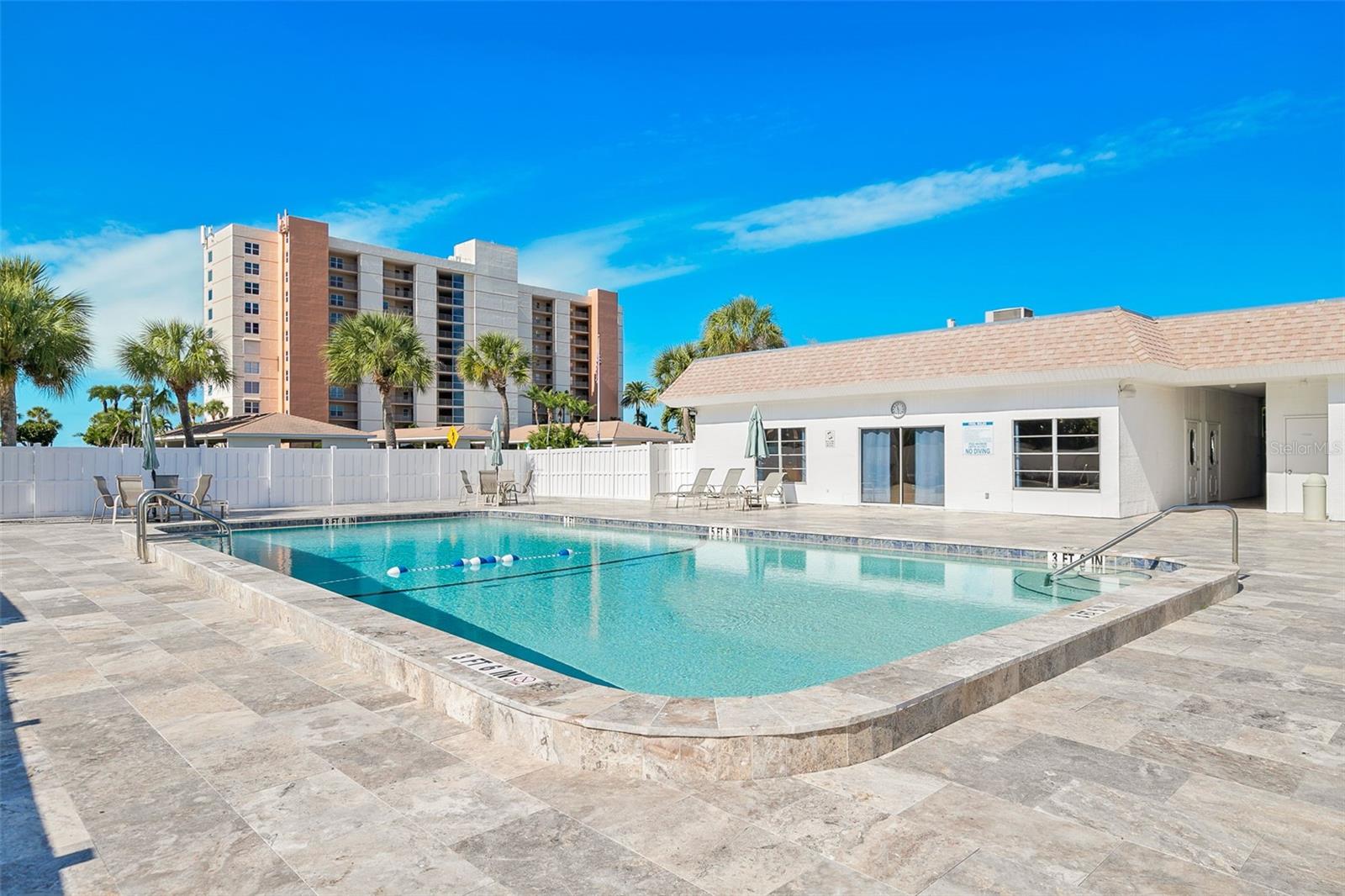 Image 31 of 50 For 597 Sutton Place