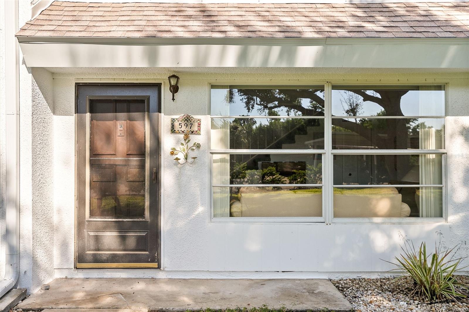 Image 9 of 50 For 597 Sutton Place