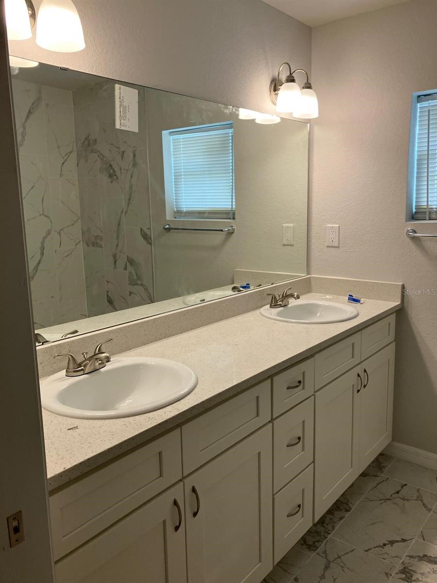 Image 6 of 7 For 418 Poinsettia Avenue