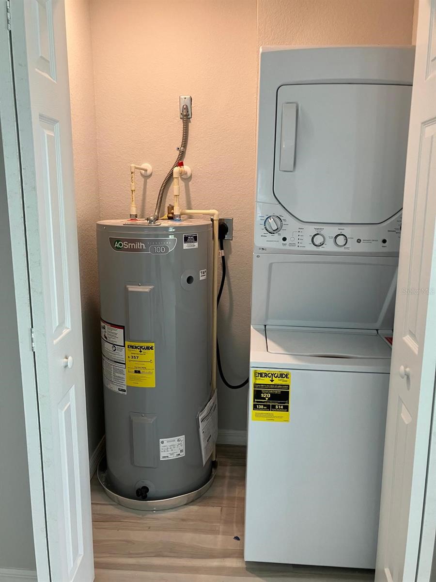 Image 7 of 7 For 418 Poinsettia Avenue