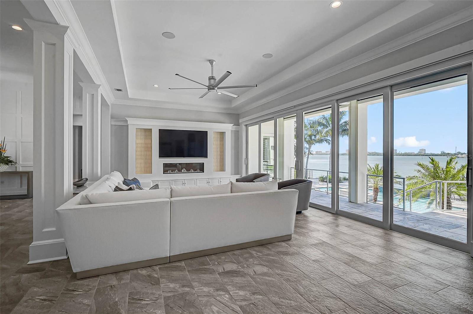 Image 11 of 90 For 101 Seagull Lane