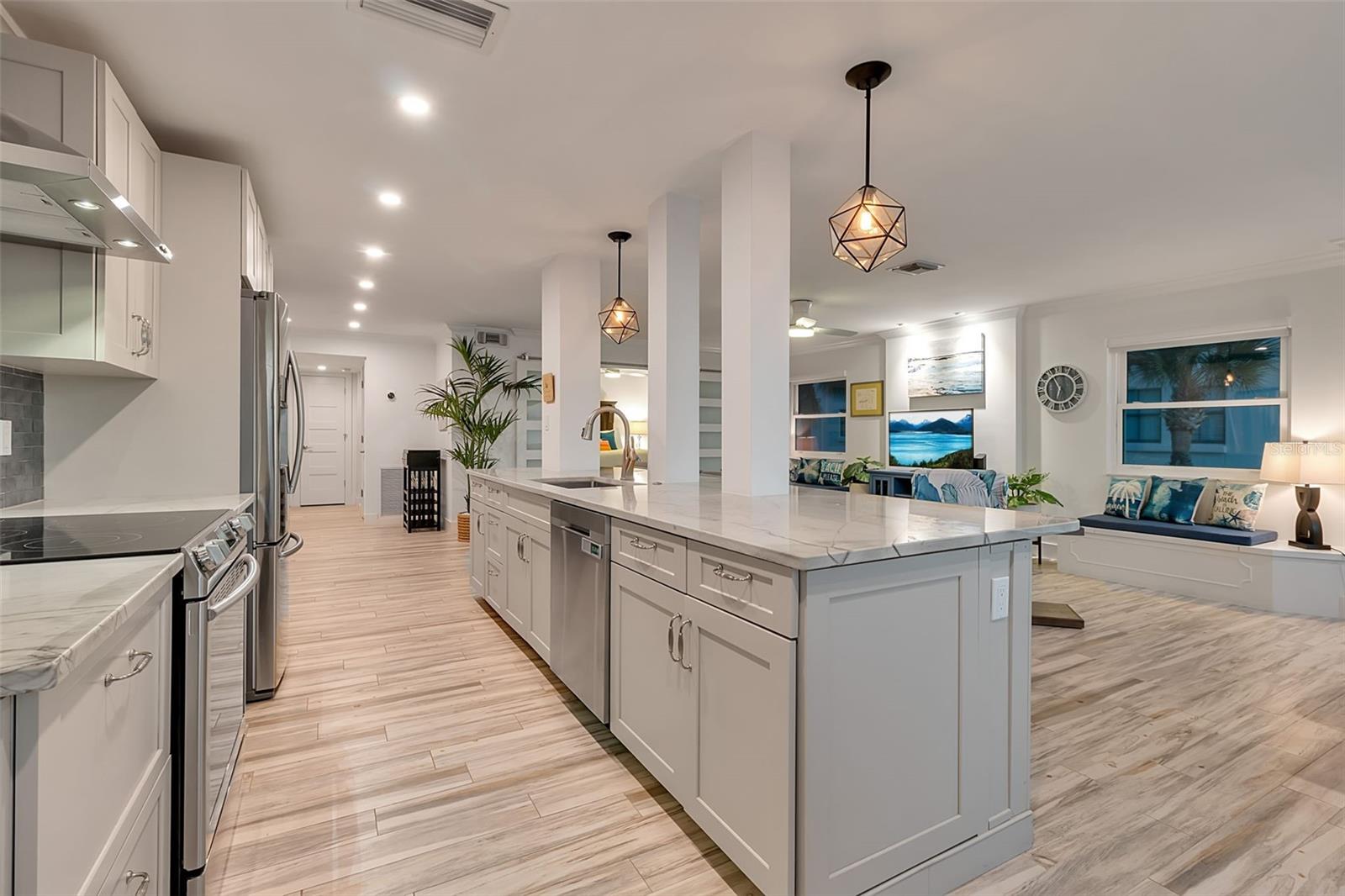 Image 16 of 55 For 226 Golden Gate Point 21