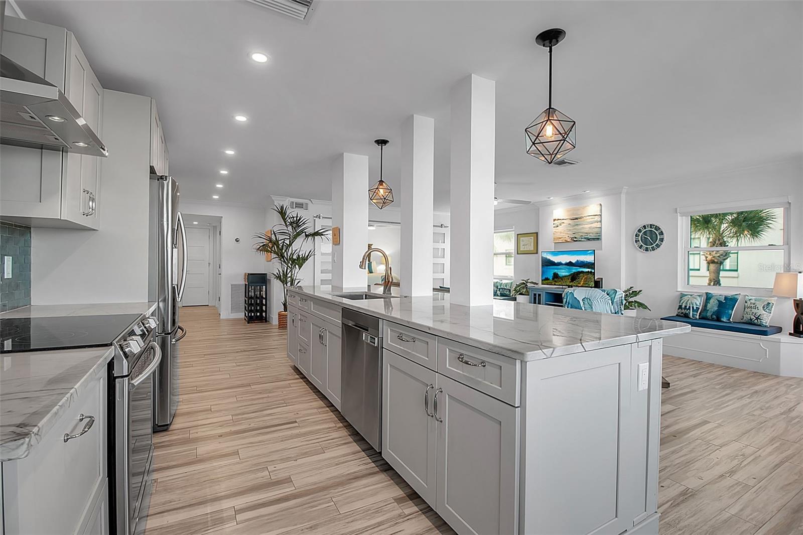 Image 20 of 55 For 226 Golden Gate Point 21