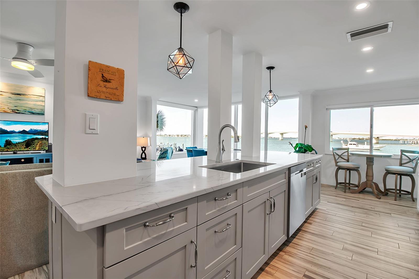 Image 22 of 55 For 226 Golden Gate Point 21