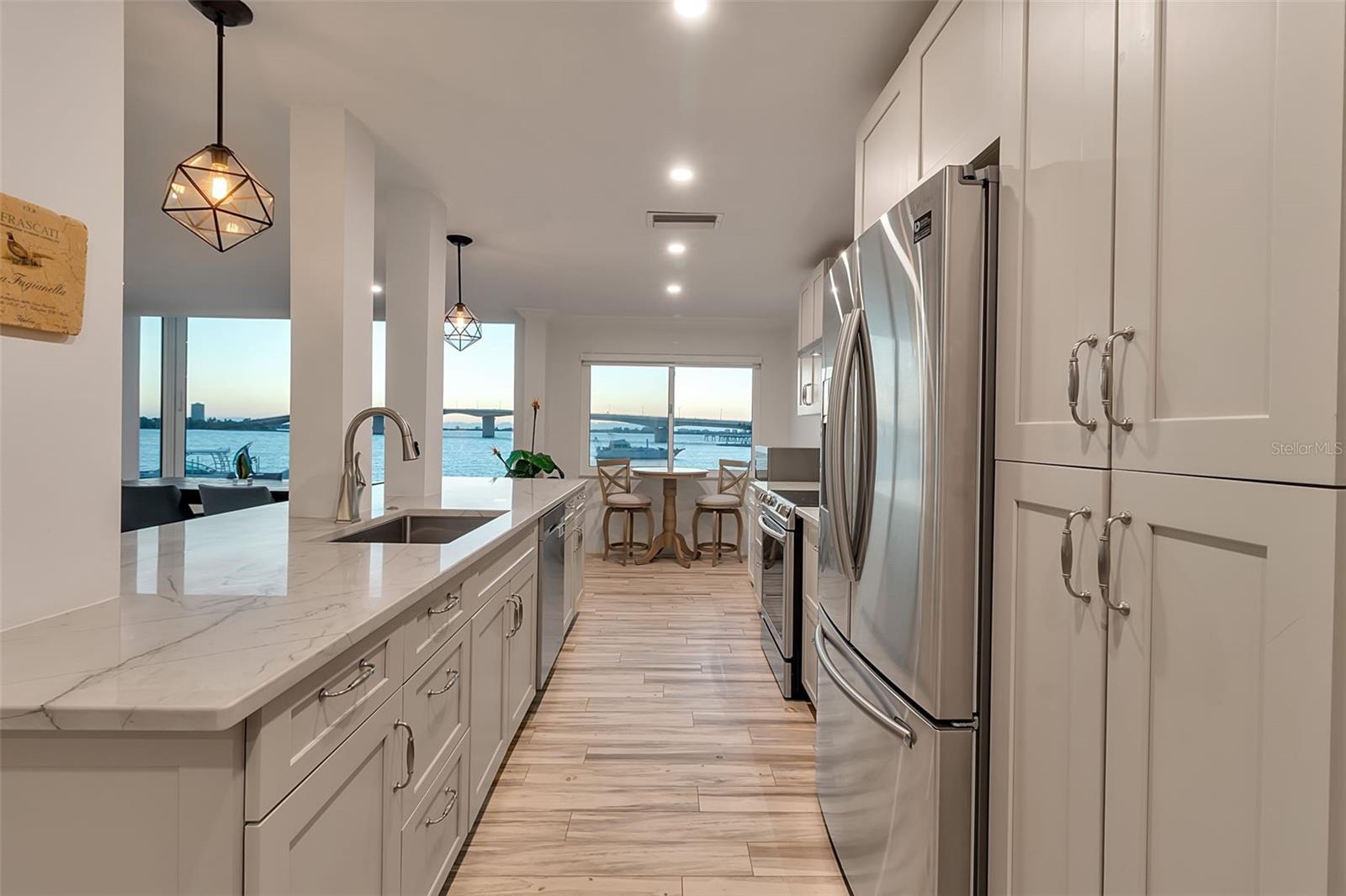 Image 23 of 55 For 226 Golden Gate Point 21