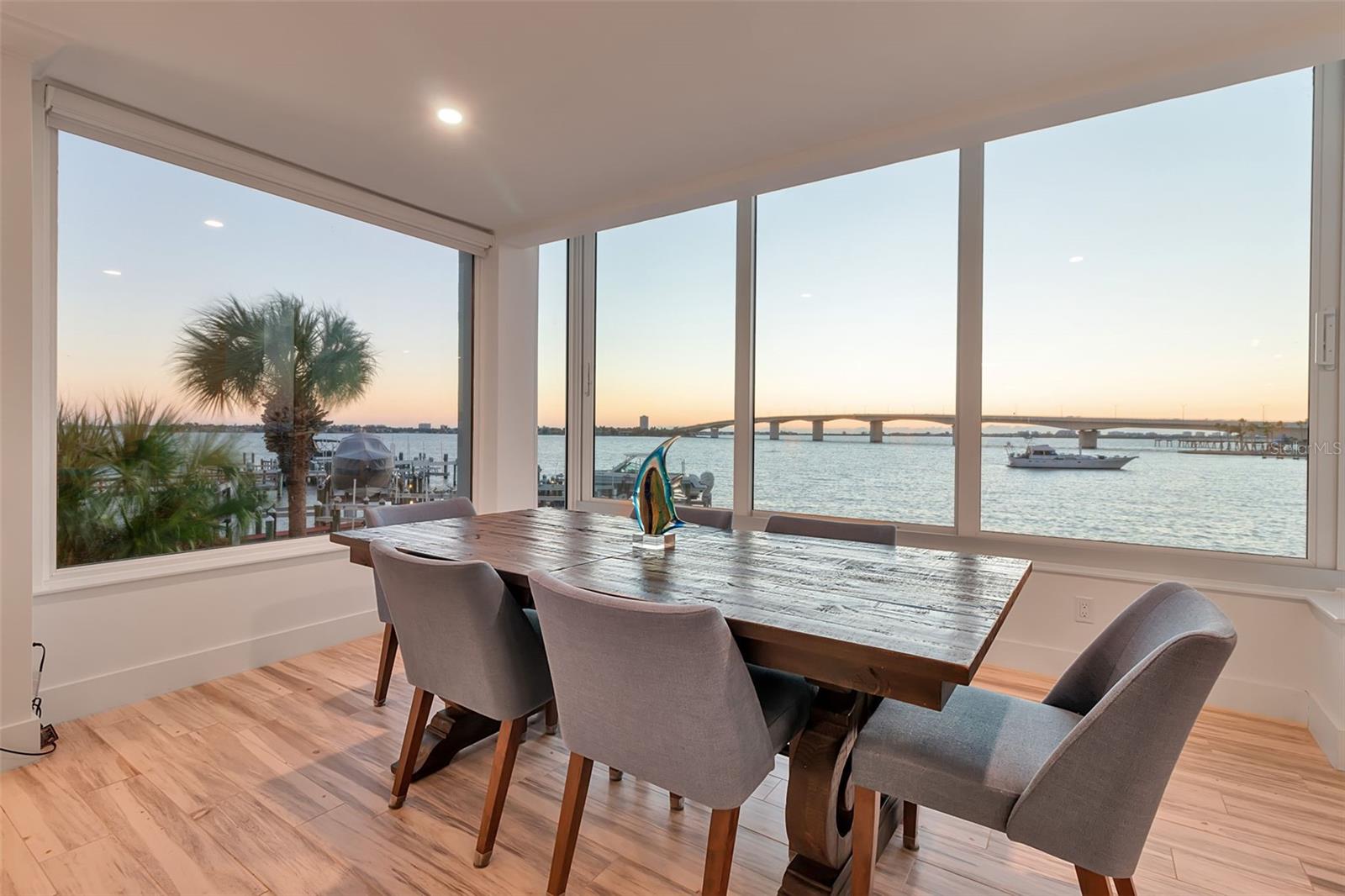 Image 3 of 55 For 226 Golden Gate Point 21