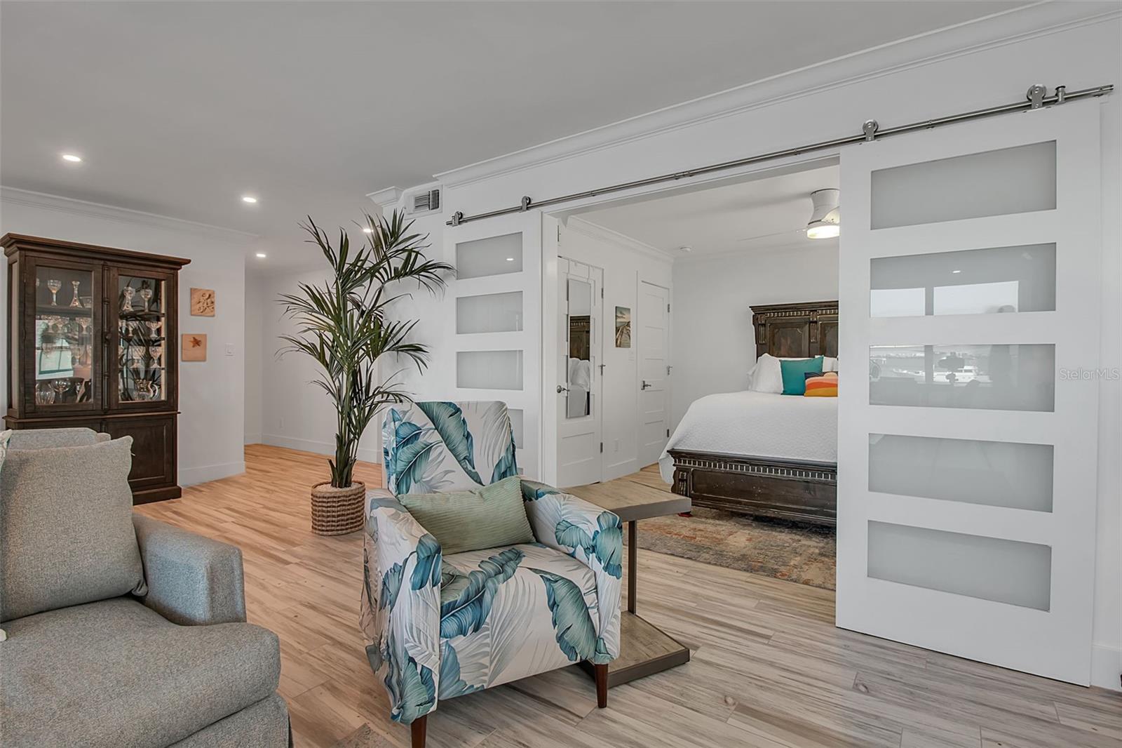 Image 38 of 55 For 226 Golden Gate Point 21