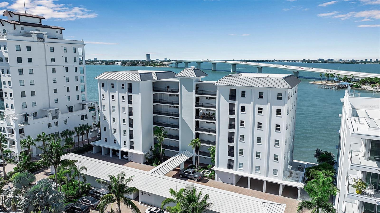 Image 4 of 55 For 226 Golden Gate Point 21