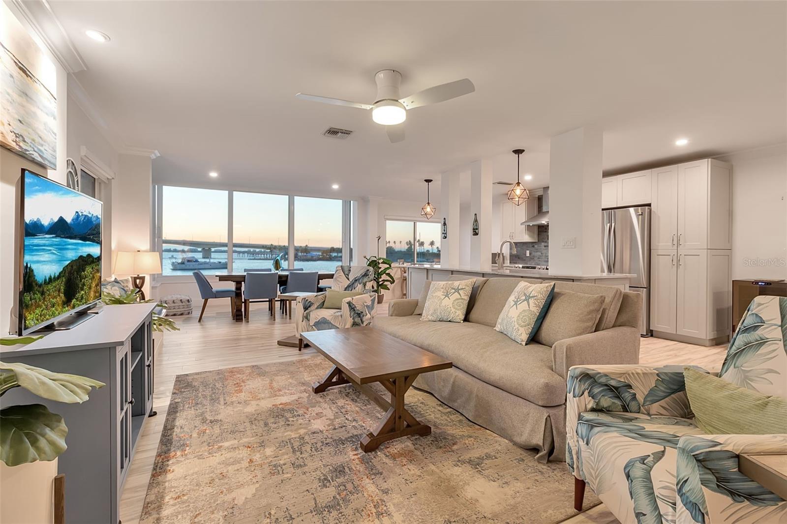 Image 5 of 55 For 226 Golden Gate Point 21