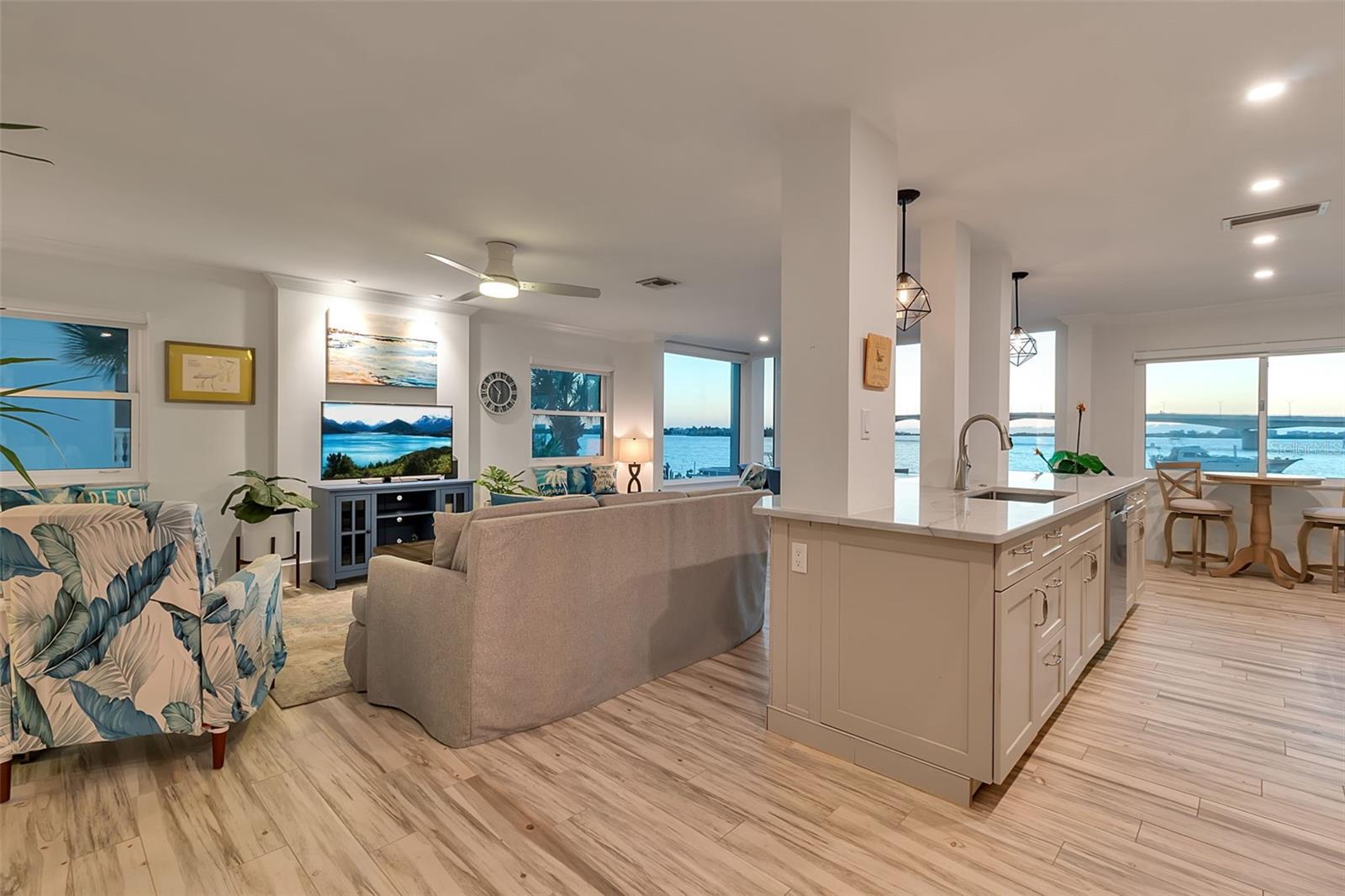 Image 6 of 55 For 226 Golden Gate Point 21