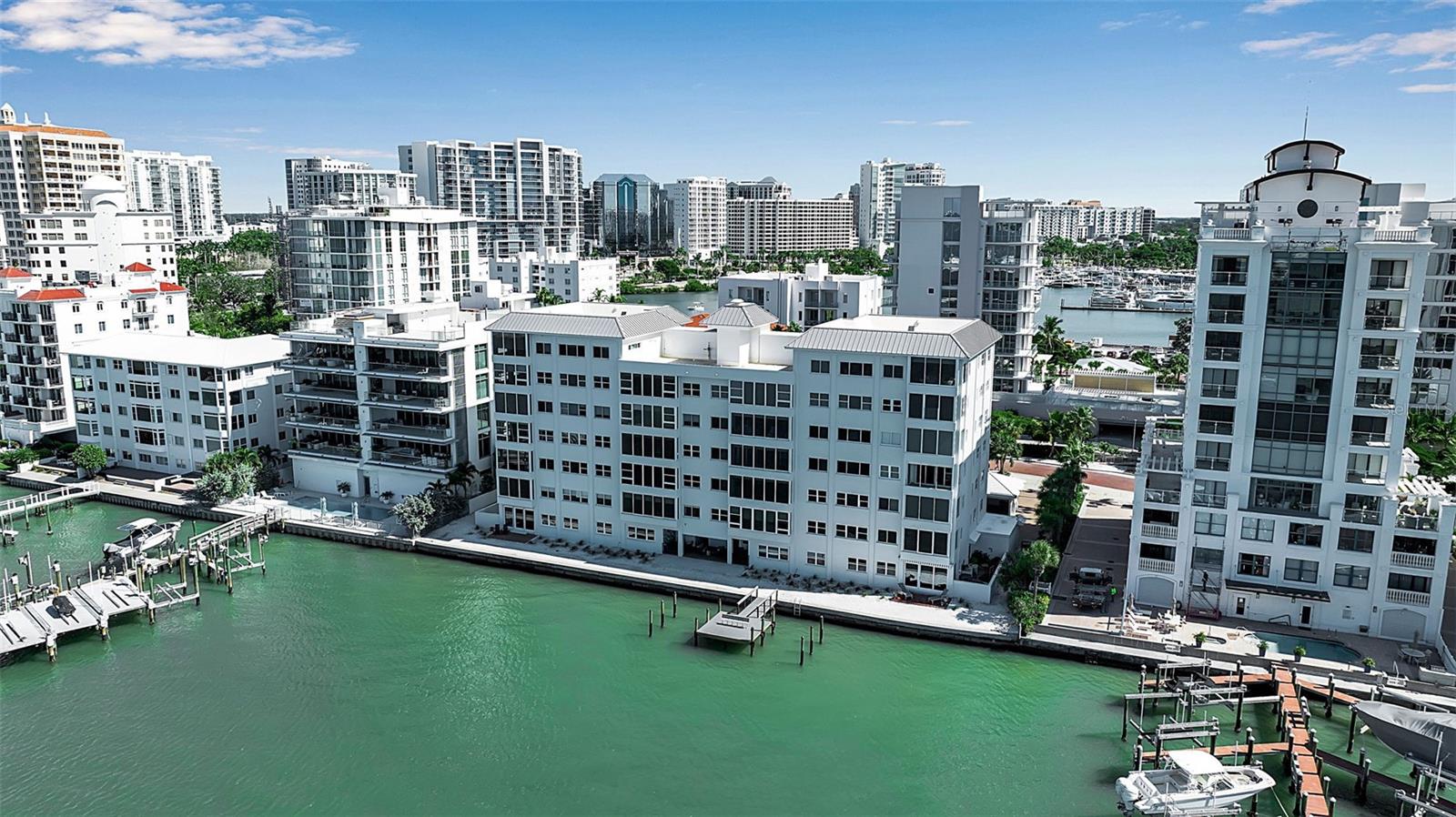 Image 8 of 55 For 226 Golden Gate Point 21