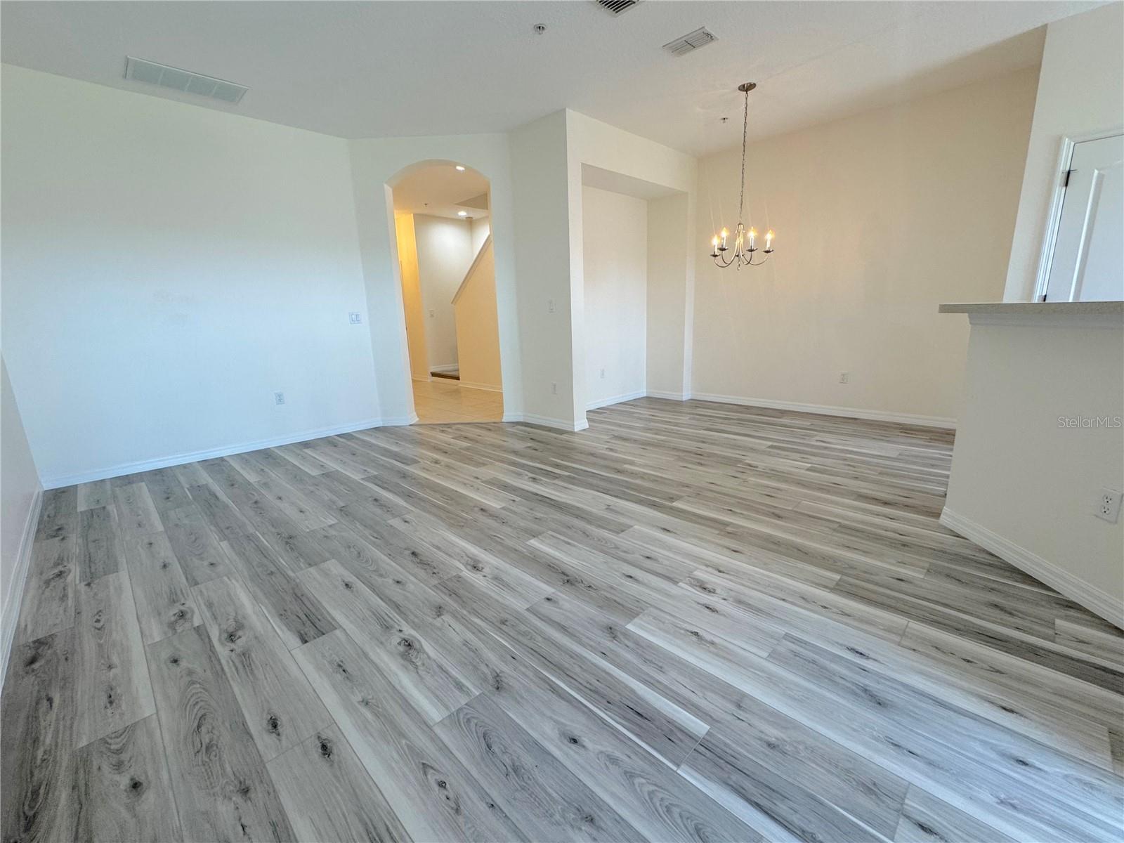 Image 4 of 30 For 1390 Grantham Drive