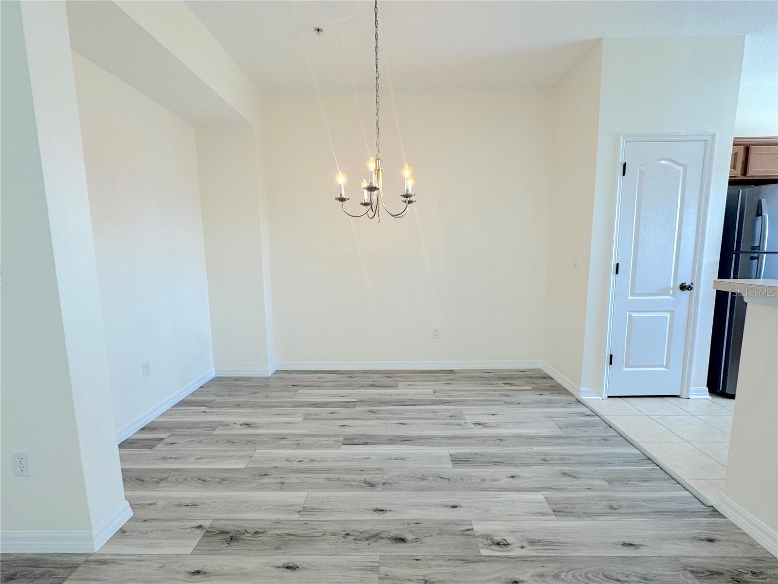 Image 5 of 30 For 1390 Grantham Drive