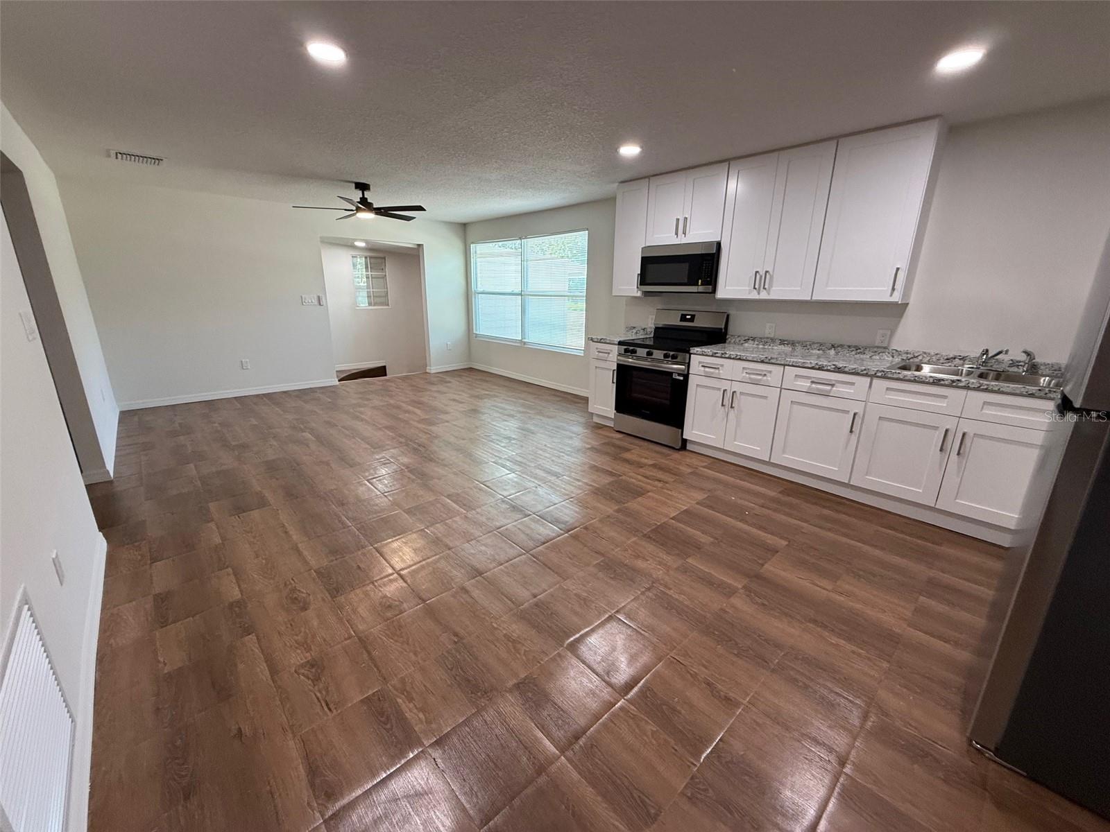 Image 4 of 15 For 1207 30th Avenue E