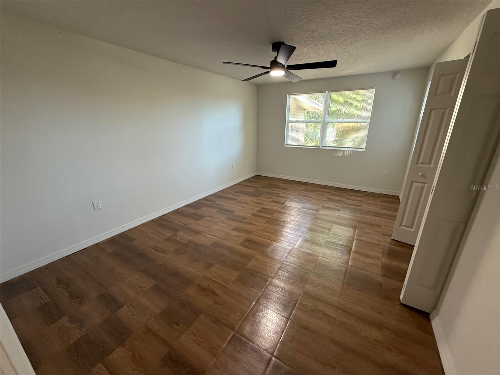 Image 5 of 15 For 1207 30th Avenue E