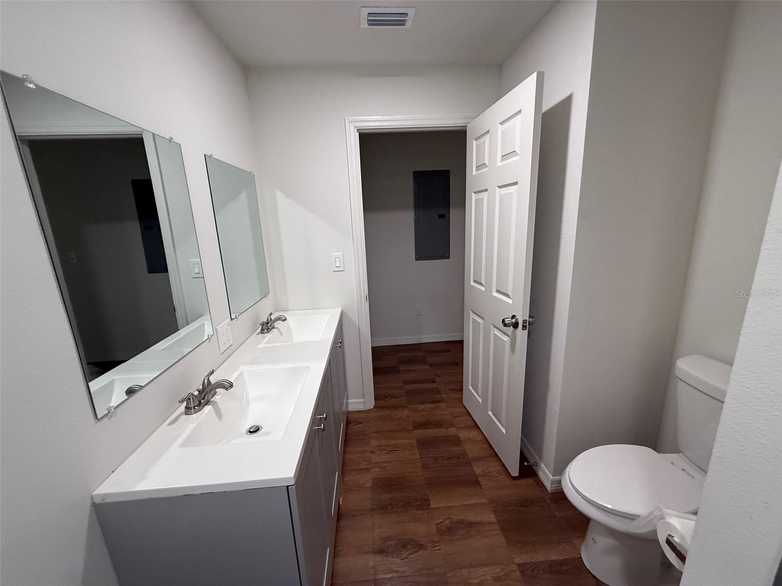 Image 9 of 15 For 1207 30th Avenue E