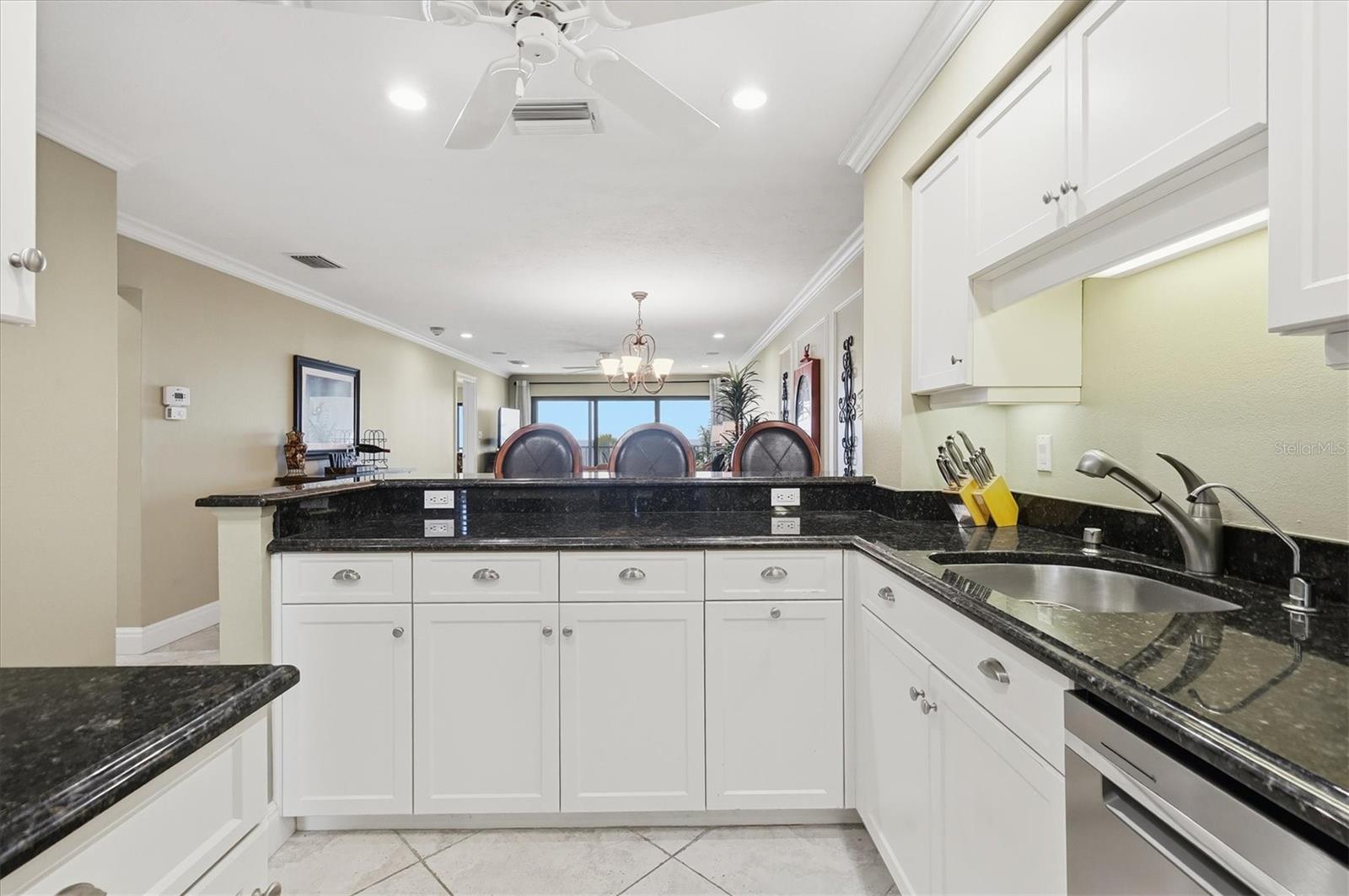 Image 17 of 53 For 5393 Gulf Of Mexico Drive 211