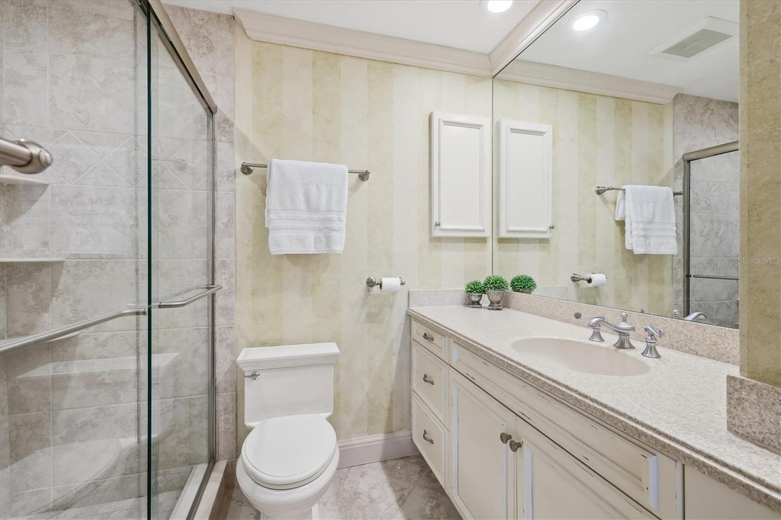 Image 22 of 53 For 5393 Gulf Of Mexico Drive 211