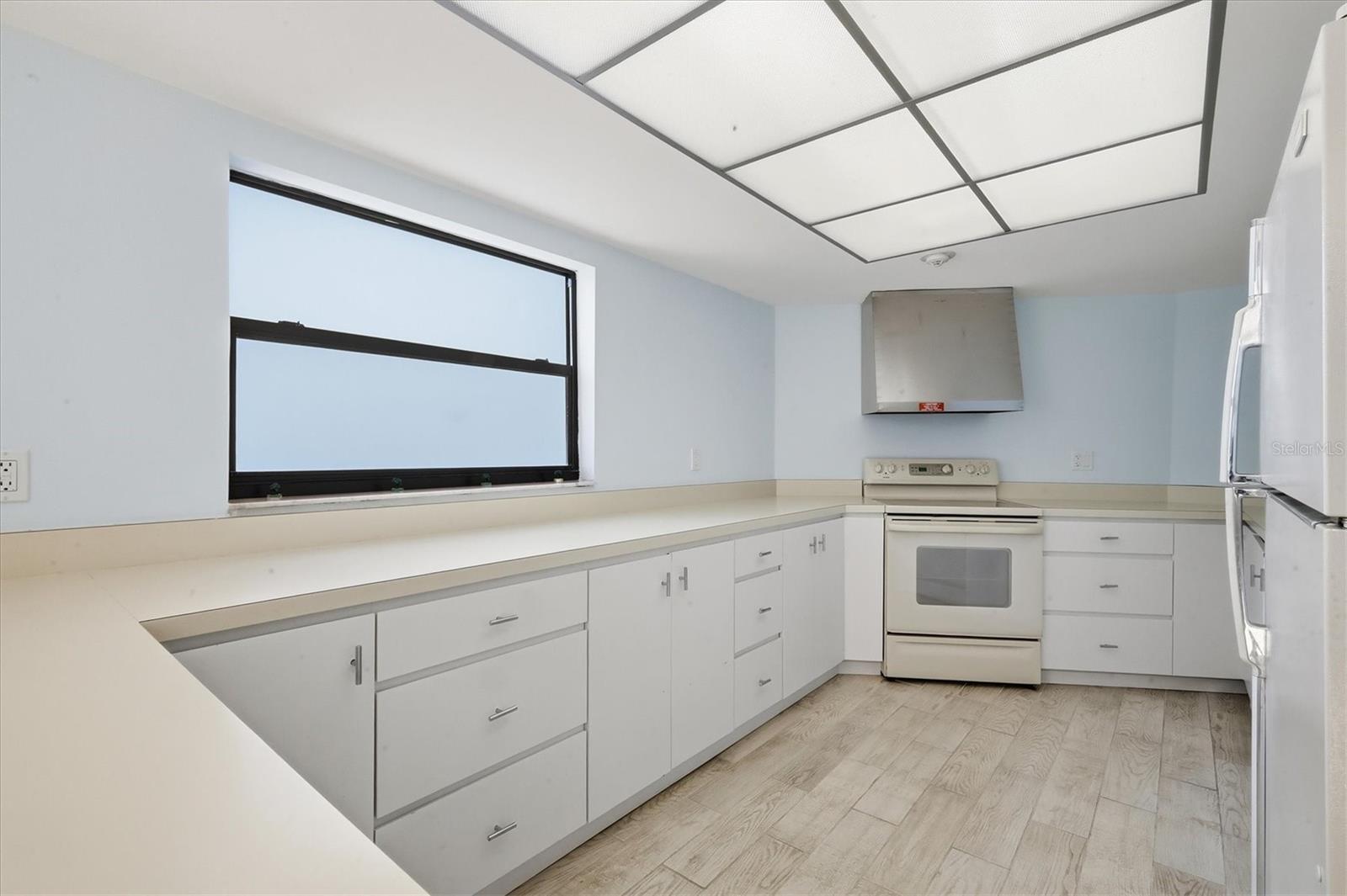 Image 40 of 53 For 5393 Gulf Of Mexico Drive 211