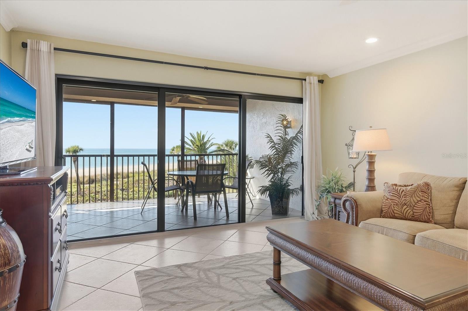 Image 7 of 53 For 5393 Gulf Of Mexico Drive 211