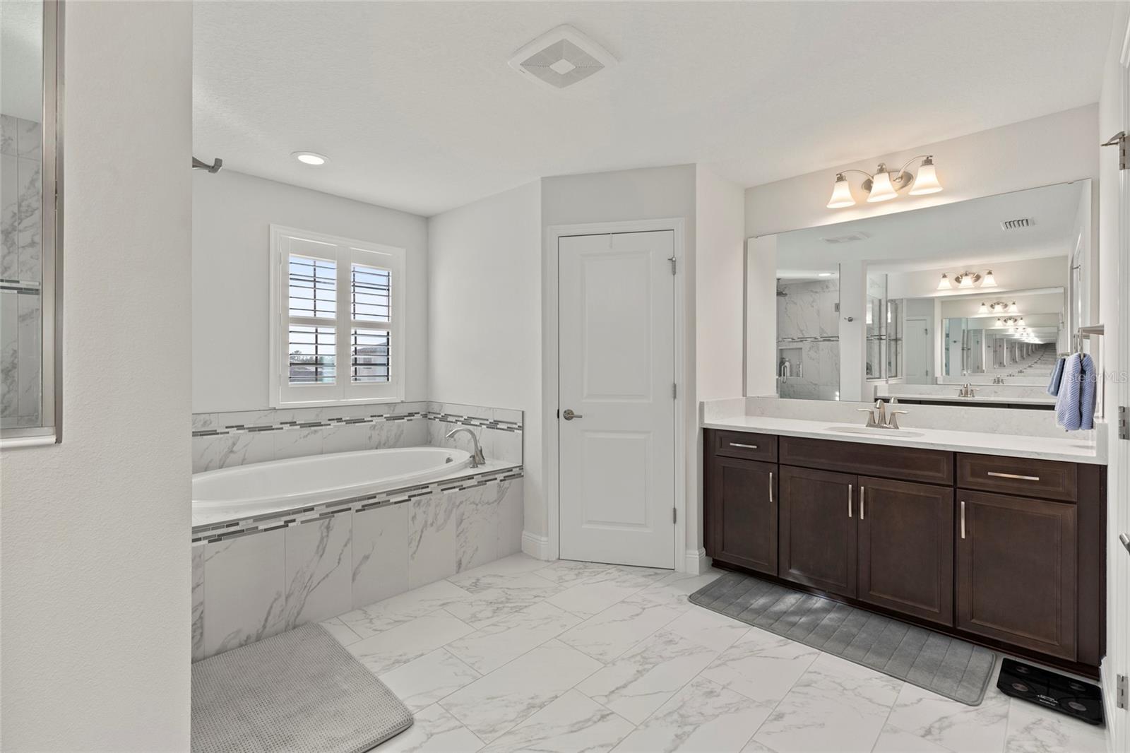 Image 13 of 47 For 9125 Warm Springs Circle