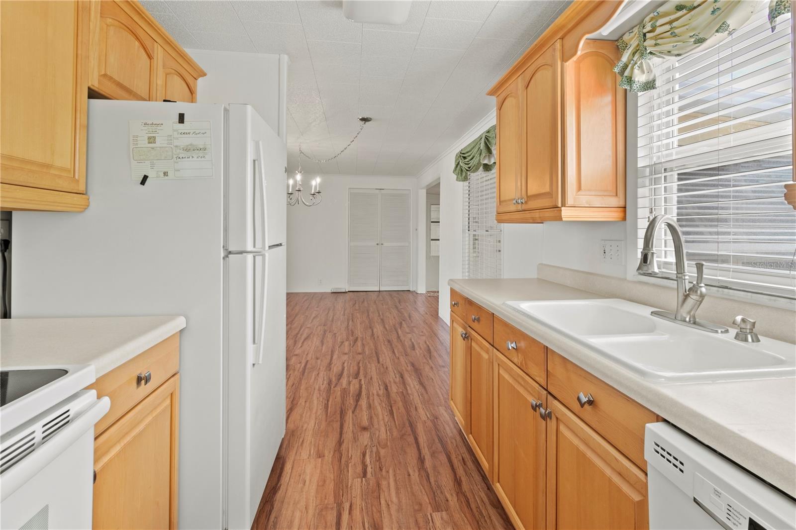 Image 12 of 44 For 2107 Palma Sola Boulevard 84