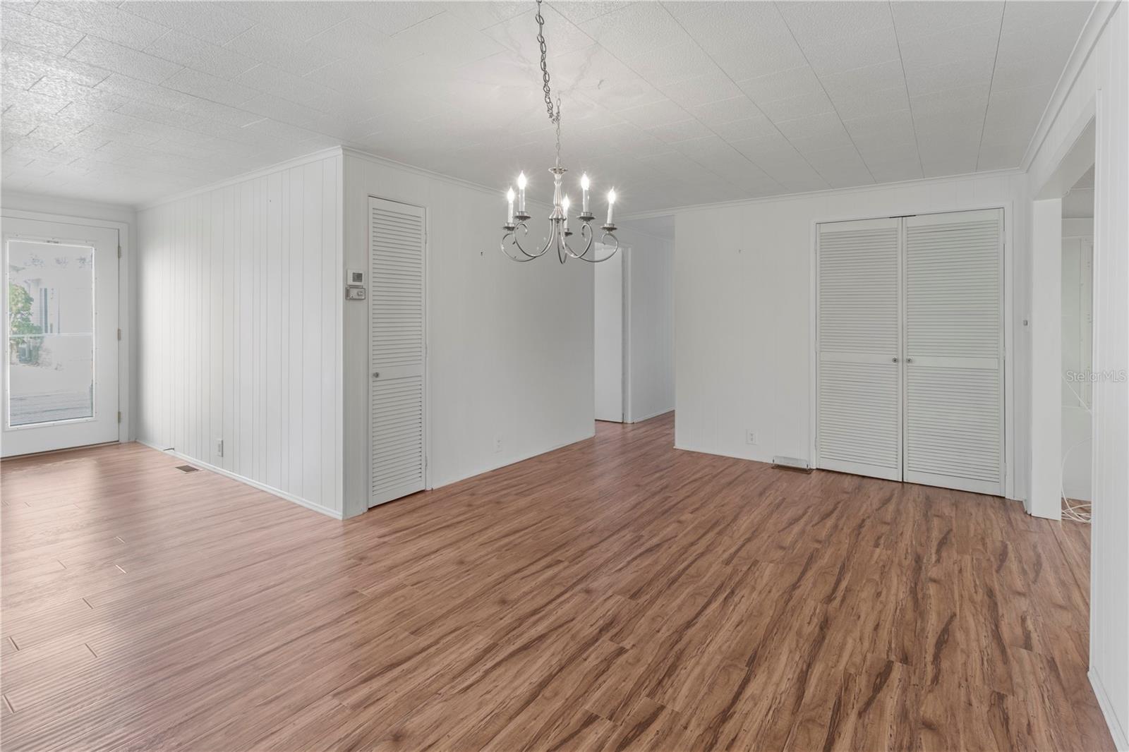 Image 13 of 44 For 2107 Palma Sola Boulevard 84