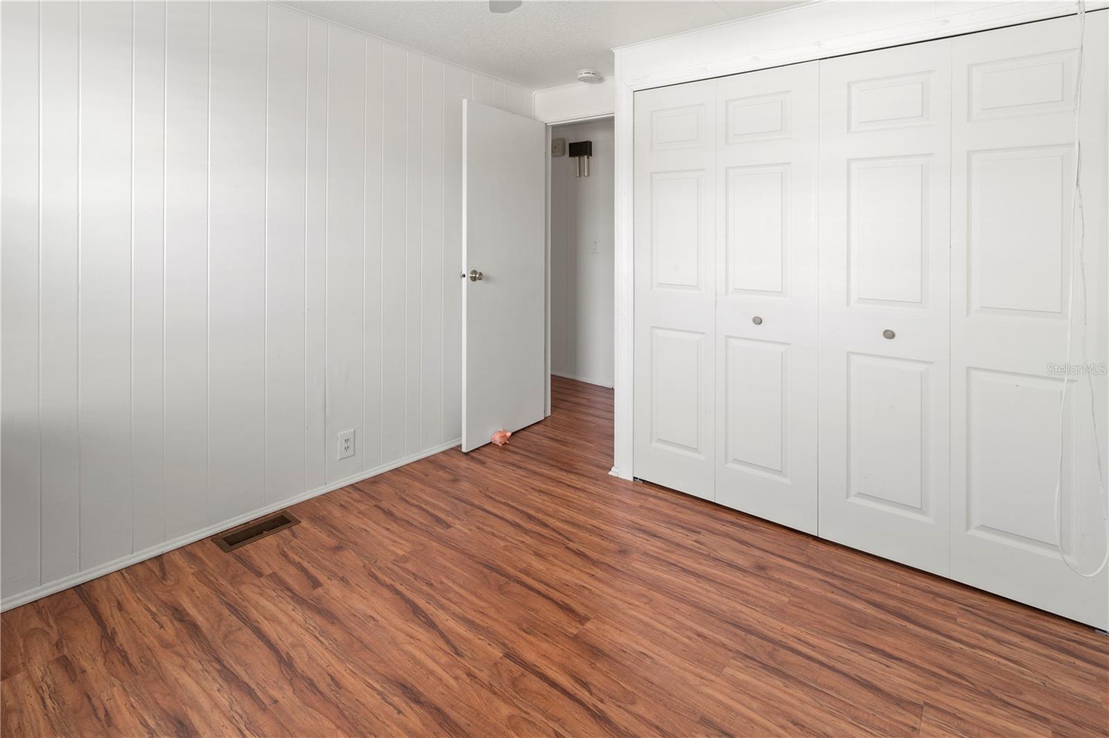 Image 15 of 44 For 2107 Palma Sola Boulevard 84