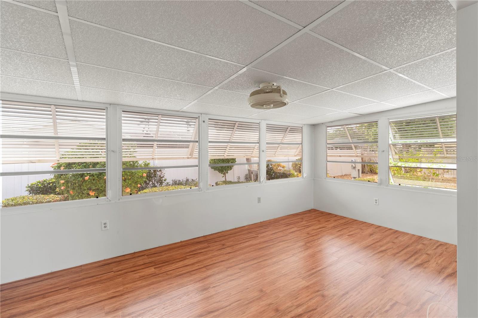 Image 26 of 44 For 2107 Palma Sola Boulevard 84