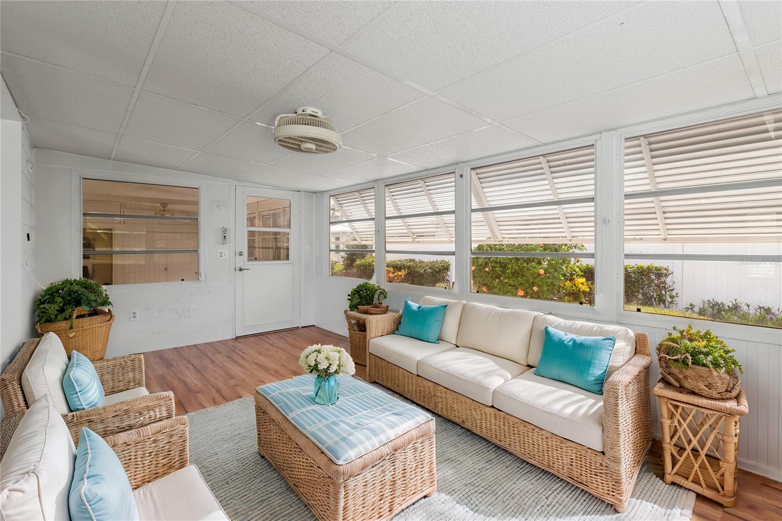 Image 29 of 44 For 2107 Palma Sola Boulevard 84