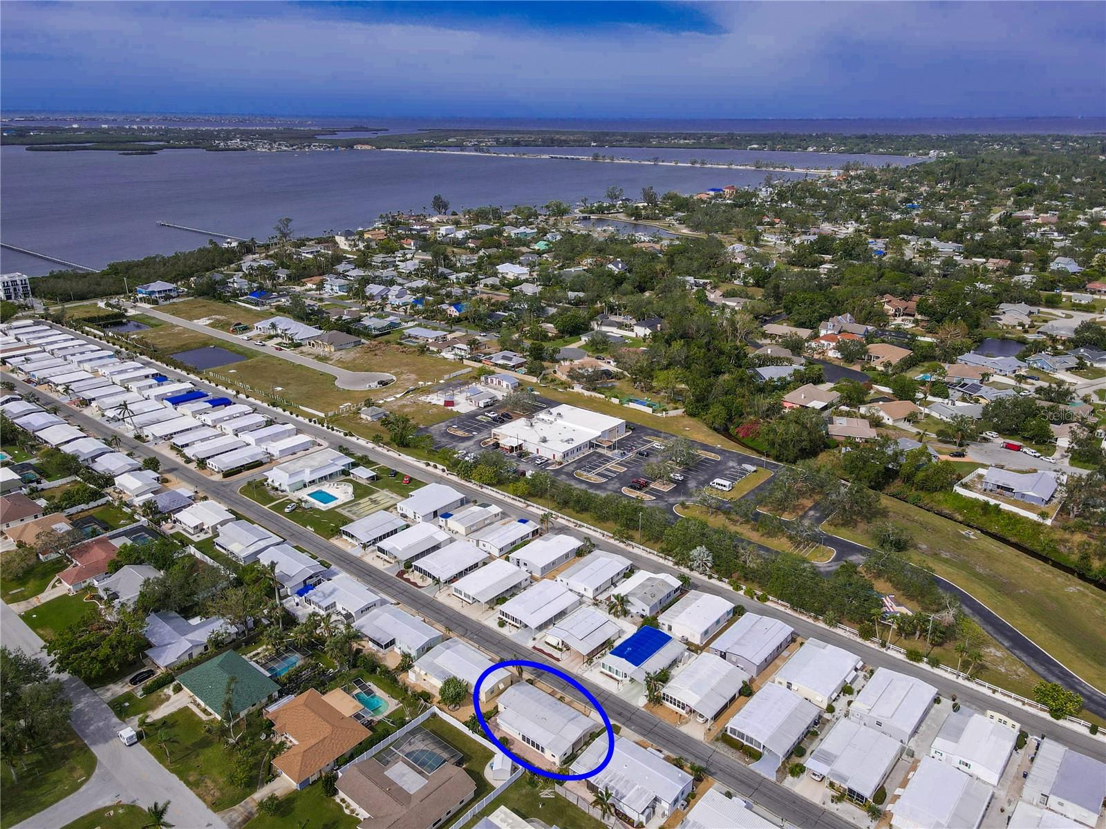 Image 40 of 44 For 2107 Palma Sola Boulevard 84