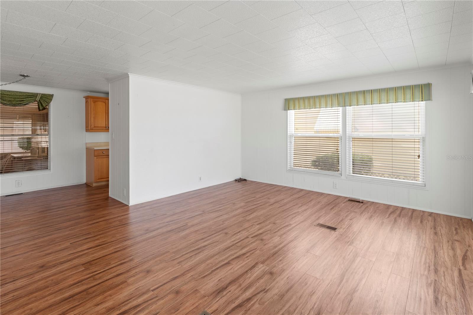 Image 7 of 44 For 2107 Palma Sola Boulevard 84