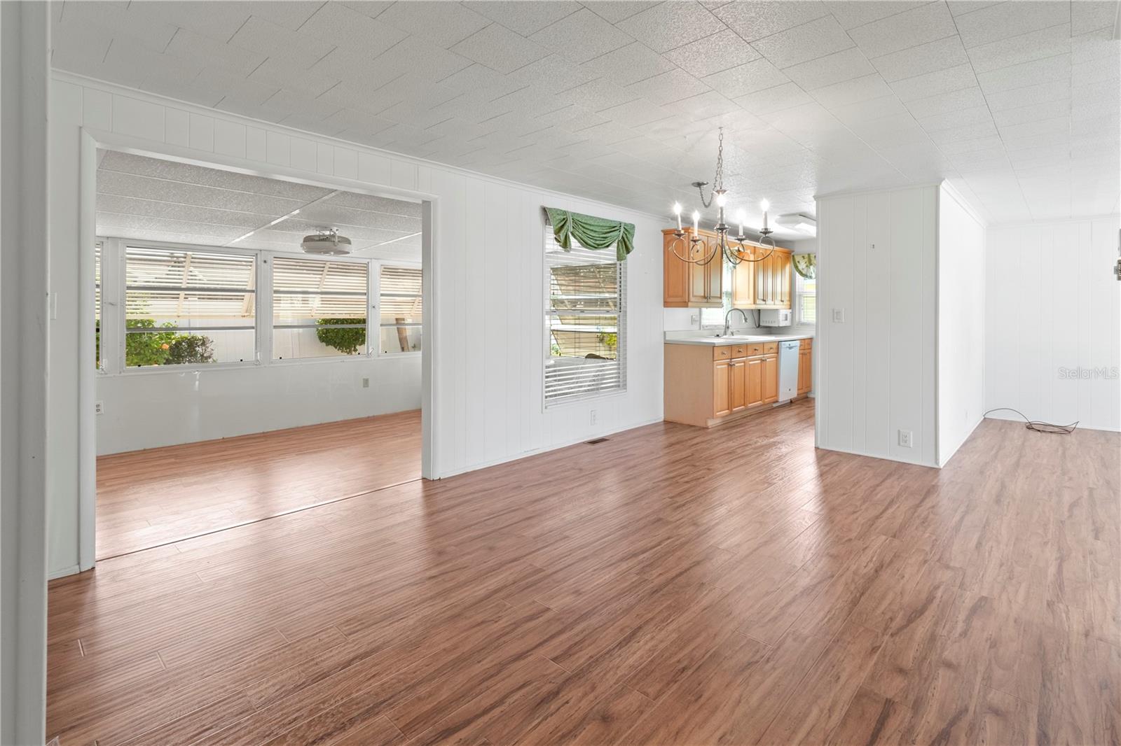 Image 8 of 44 For 2107 Palma Sola Boulevard 84