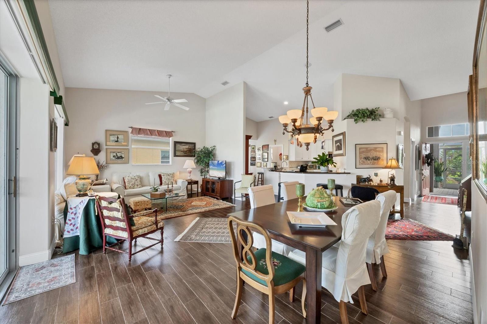 Image 13 of 73 For 8942 Olde Hickory Avenue