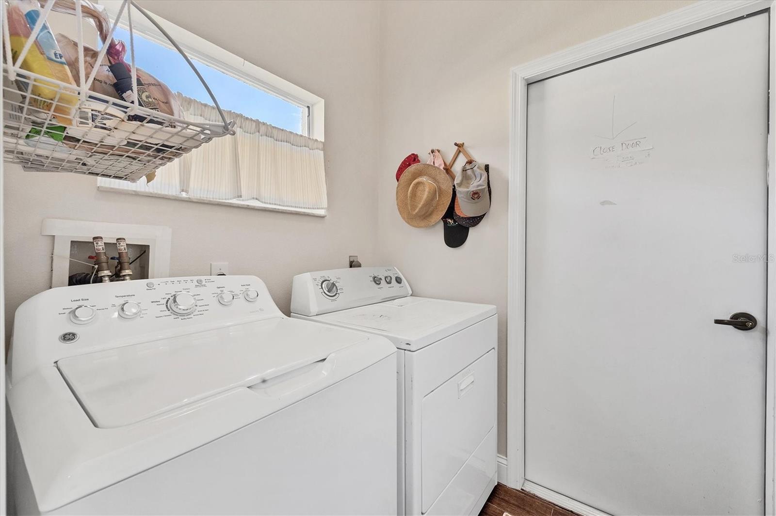 Image 27 of 73 For 8942 Olde Hickory Avenue