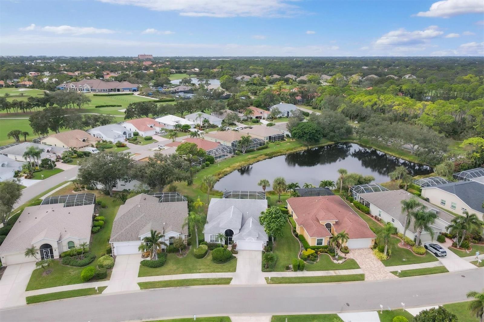 Image 4 of 73 For 8942 Olde Hickory Avenue