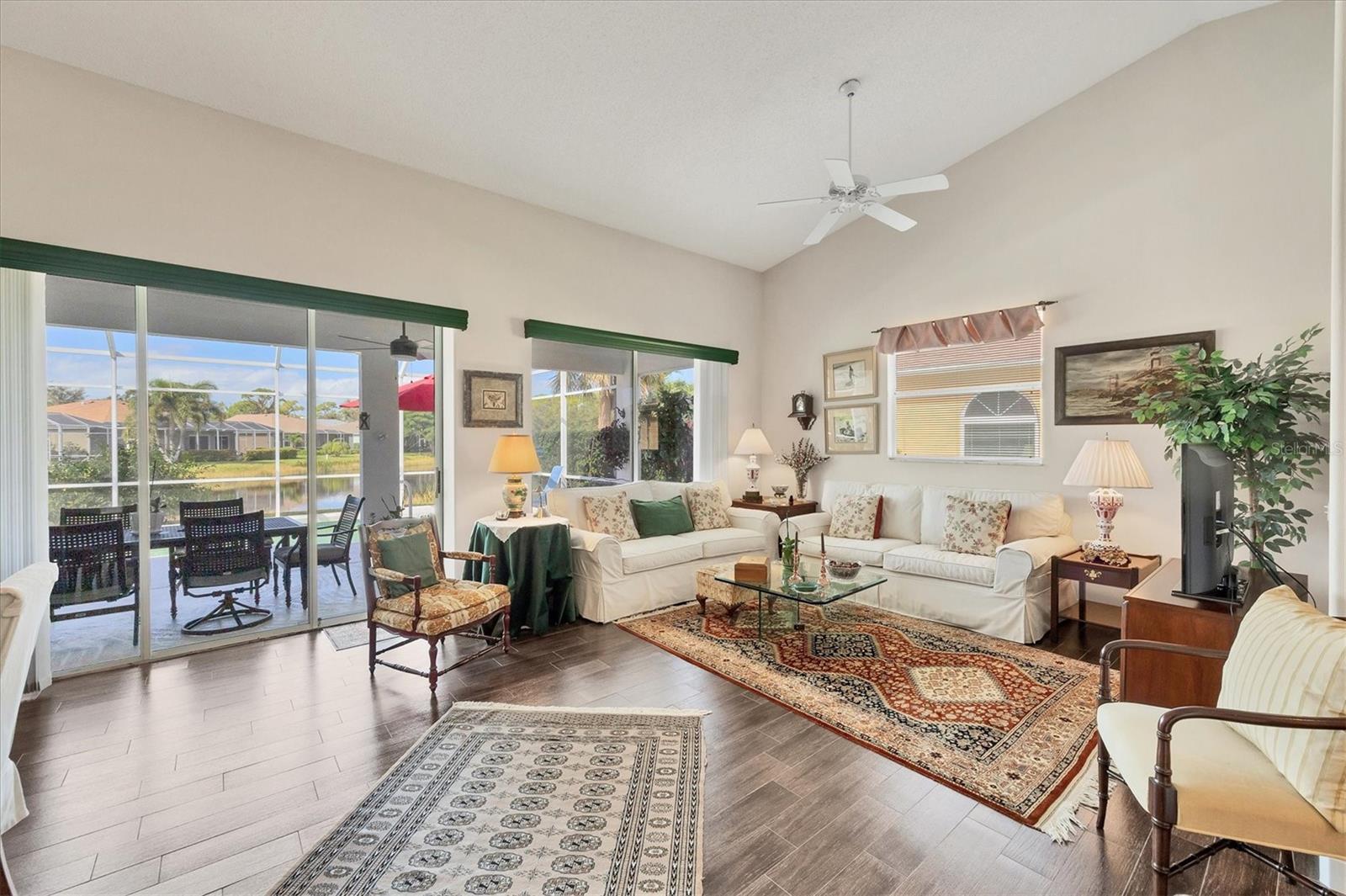 Image 8 of 73 For 8942 Olde Hickory Avenue