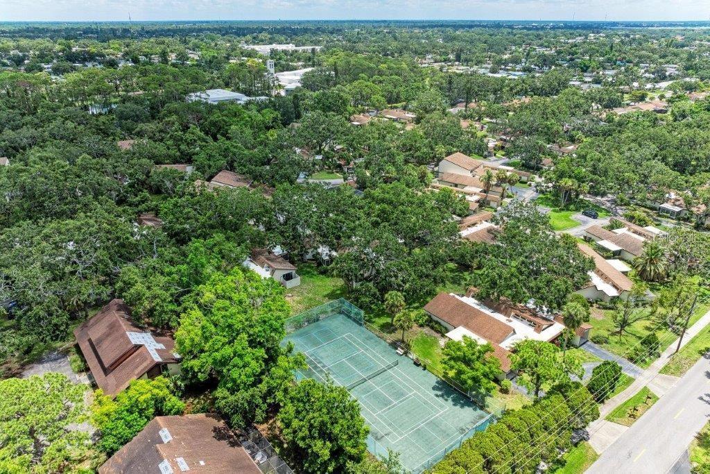 Image 26 of 31 For 2237 Circlewood Drive 18