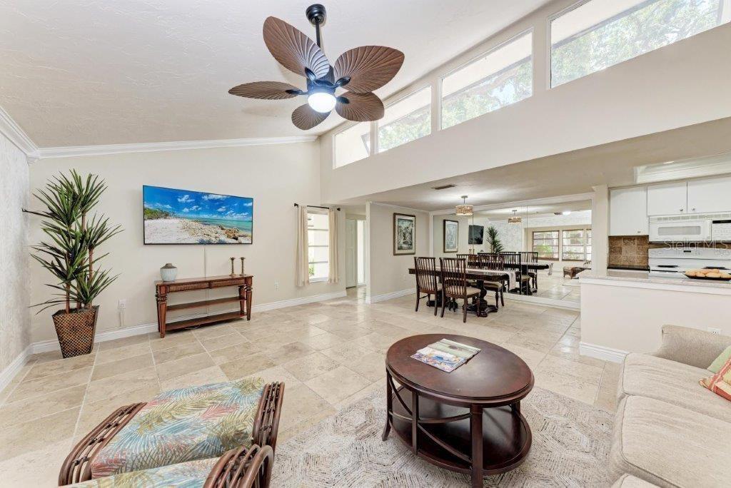 Image 8 of 31 For 2237 Circlewood Drive 18